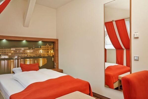 Room - H+ Hotel Lübeck (Lubeck)