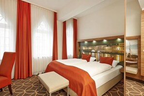 Cribs/infant beds - H+ Hotel Lübeck (Lubeck)