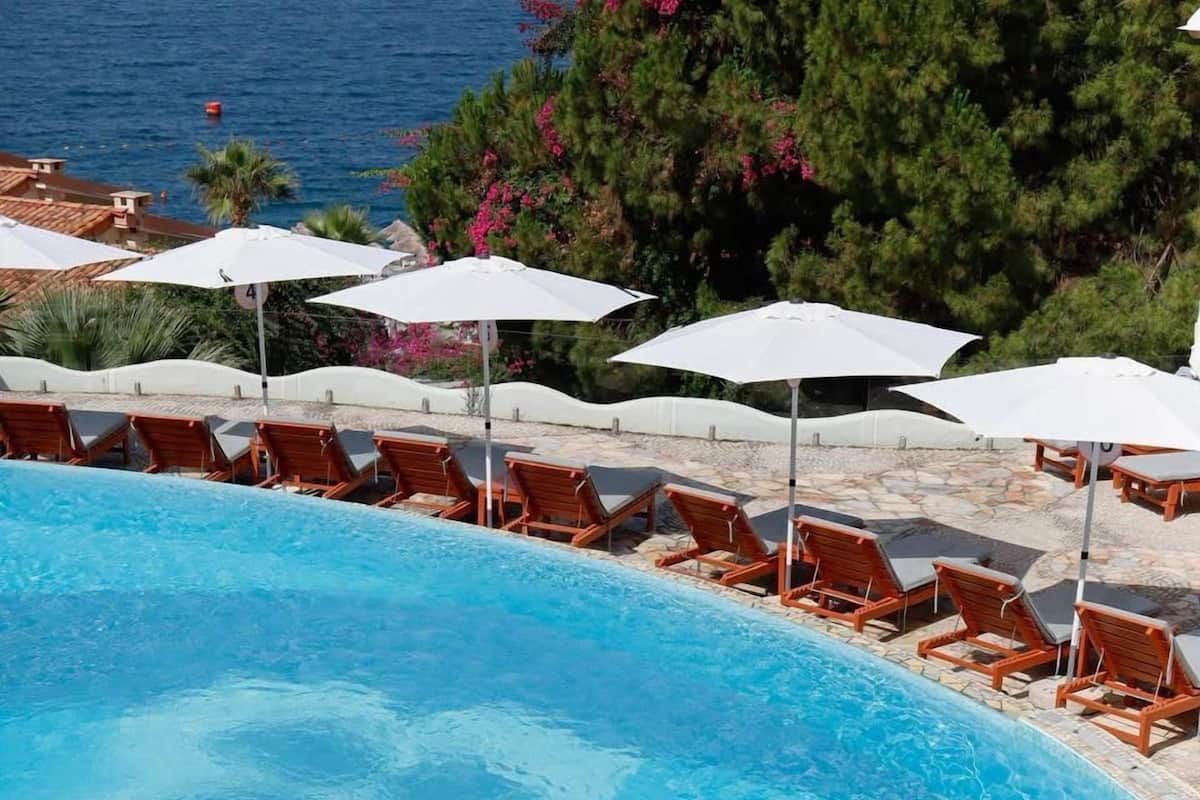 Comfort Suite, 2 Bedrooms | Room amenity