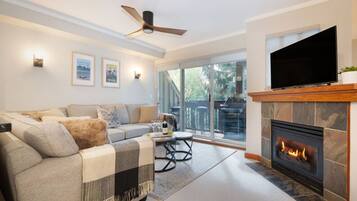 TV, fireplace
