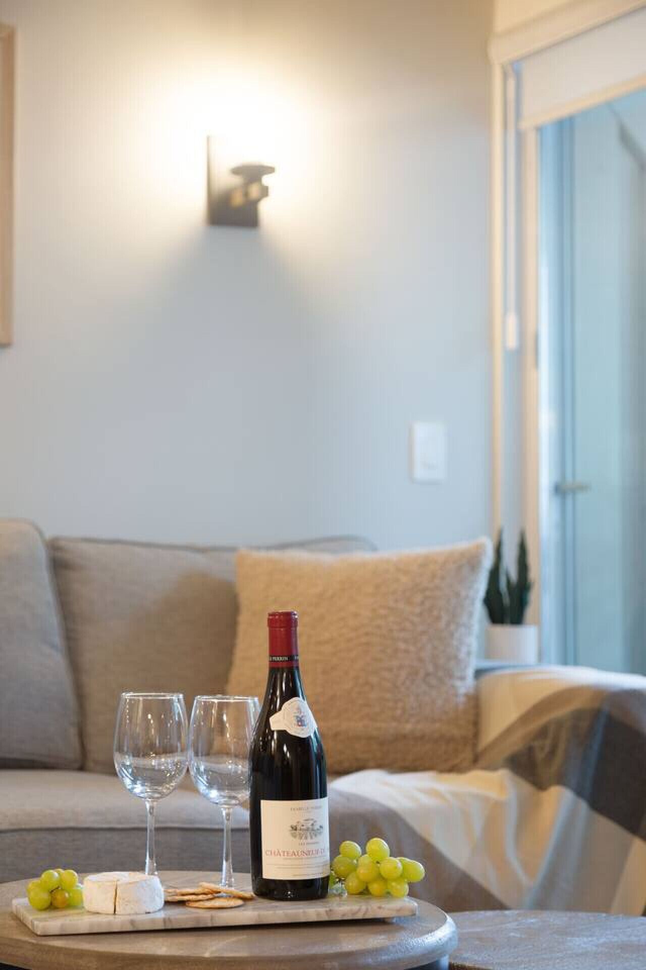 Superb Village 2br/2ba Private Hottub, Freeparking - Whistler