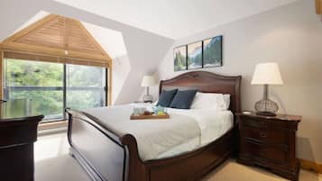 3 Schlafzimmer, Schreibtisch, Bügeleisen/Bügelbrett, WLAN