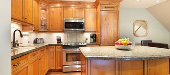 Large 3BR Chalet Style Townhome with Free Parking!