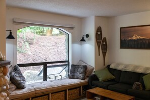 TV, fireplace - Ski-in/out 1BR w/ pool, HT, gym! (Whistler)
