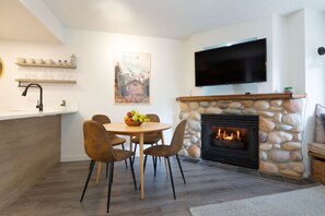 Dining - Ski-in/out 1BR w/ pool, HT, gym! (Whistler)