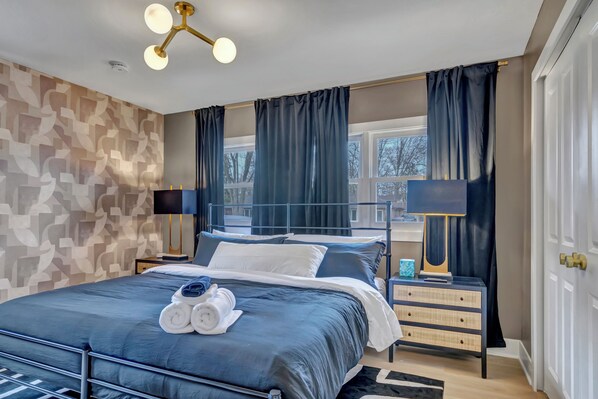 4 室のベッドルーム、アイロン / アイロン台、WiFi、ベッドシーツ