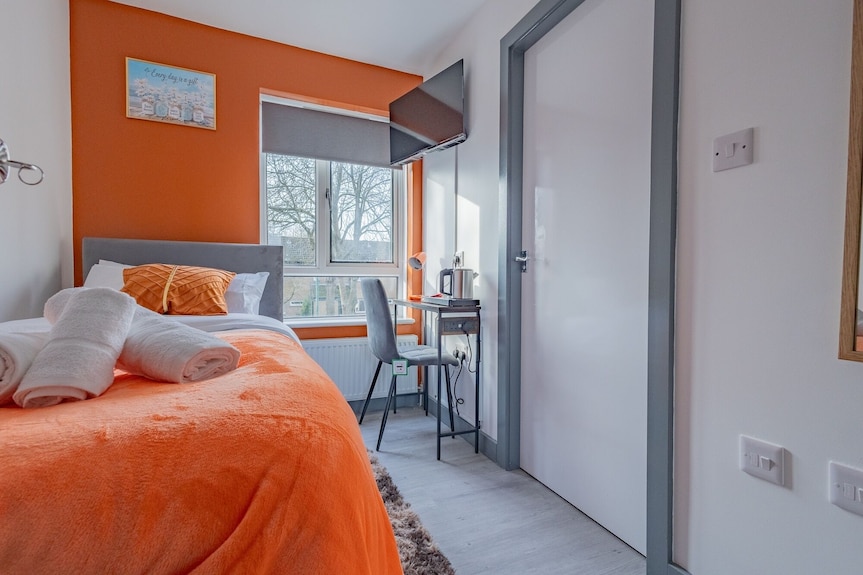 Morden Single Room With Ensuite - Serviced Accommodation Nottingham - Nottingham
