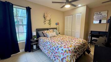 3 多间卧室、熨斗/熨衣板、WiFi、床单