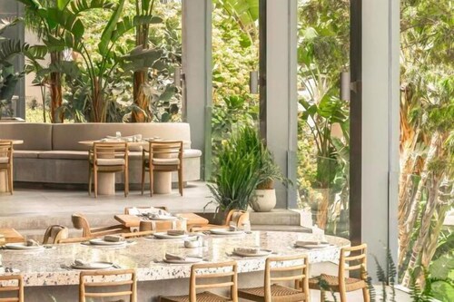 Dusit Thani LakeView Cairo