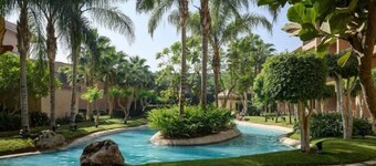 Dusit Thani LakeView Cairo