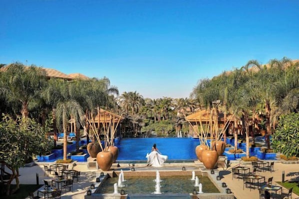Outdoor pool - Dusit Thani LakeView Cairo (New Cairo City)