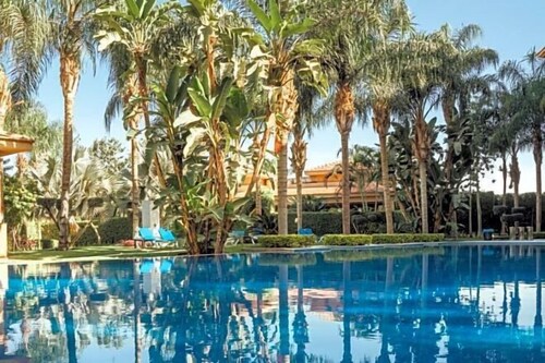 Dusit Thani LakeView Cairo