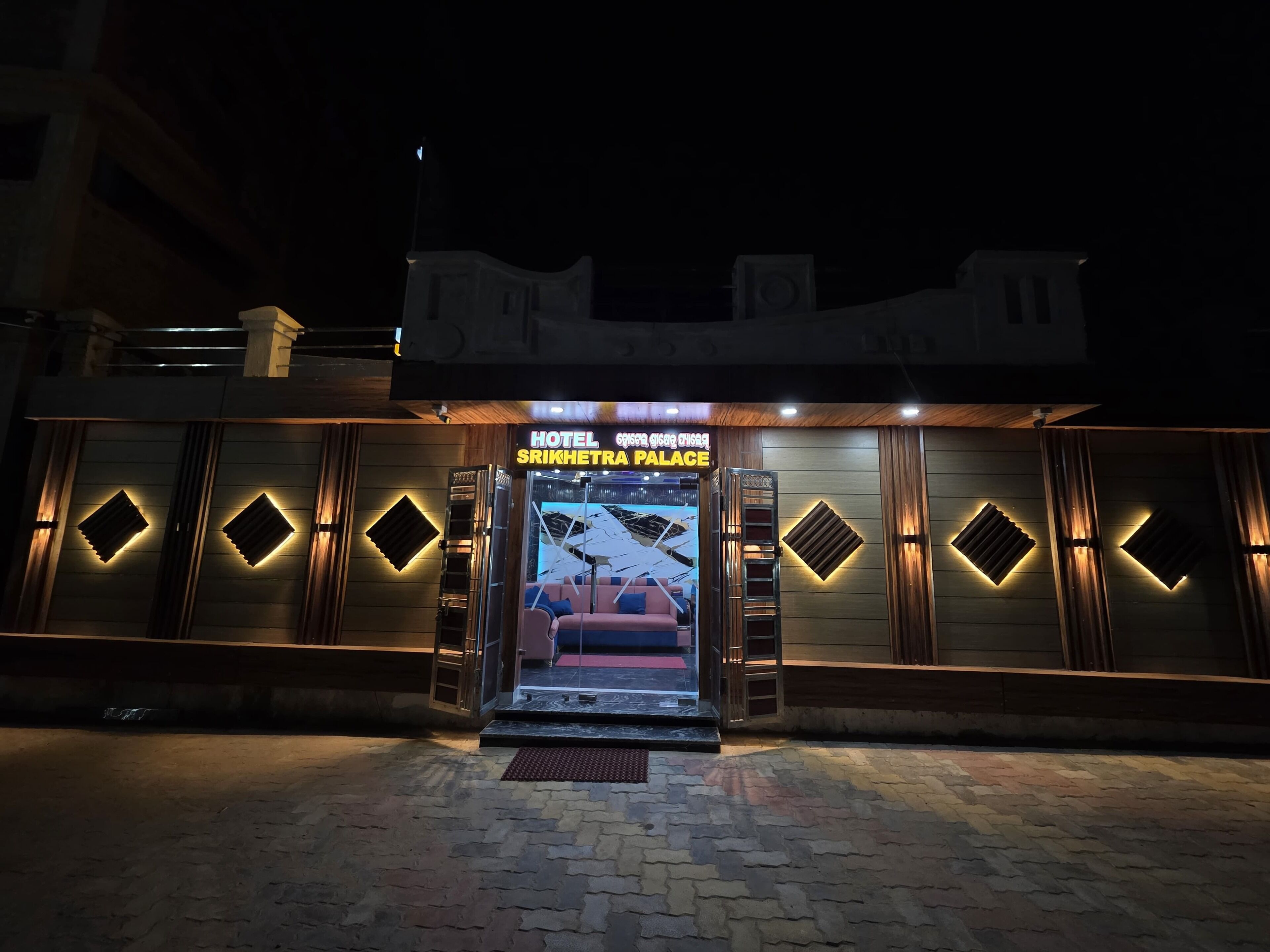 Mặt tiền nơi lưu trú