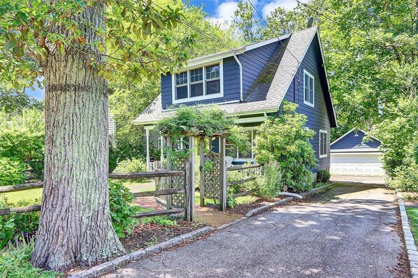 Exterior - Charming Craftsman Retreat in Northport Village (Northport)