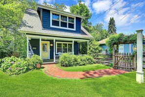 Exterior - Charming Craftsman Retreat in Northport Village (Northport)