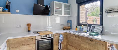 Fridge, microwave, oven, dishwasher