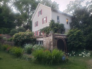 Exterior - Historic 3+Bedroom, 3 Bath Creekside Mill Home (West Grove)