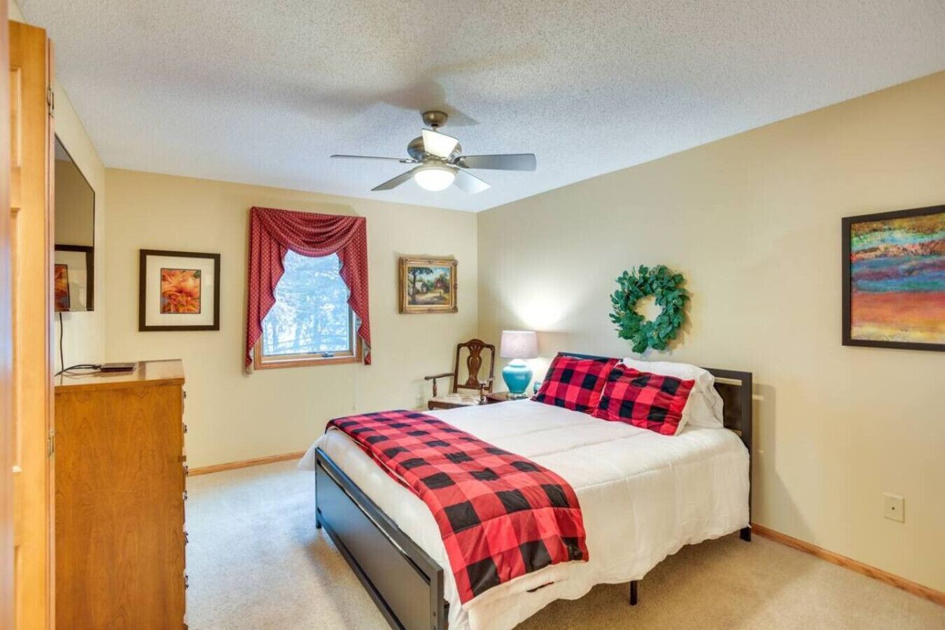 5 Schlafzimmer, Bügeleisen/Bügelbrett, WLAN, Bettwäsche