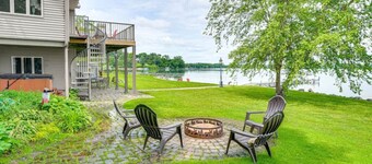 On the lake | Hot Tub | Pool Table | 10 Beds