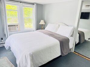 Doppelzimmer, 2 Queen-Betten | Bügeleisen/Bügelbrett, kostenloses WLAN