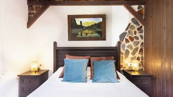 2 dormitorios, tabla de planchar con plancha, wifi y ropa de cama