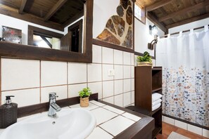 Hair dryer, towels - Home2Book Icod Rural Escape, Pool & BBQ (Spain - Canary Islands)