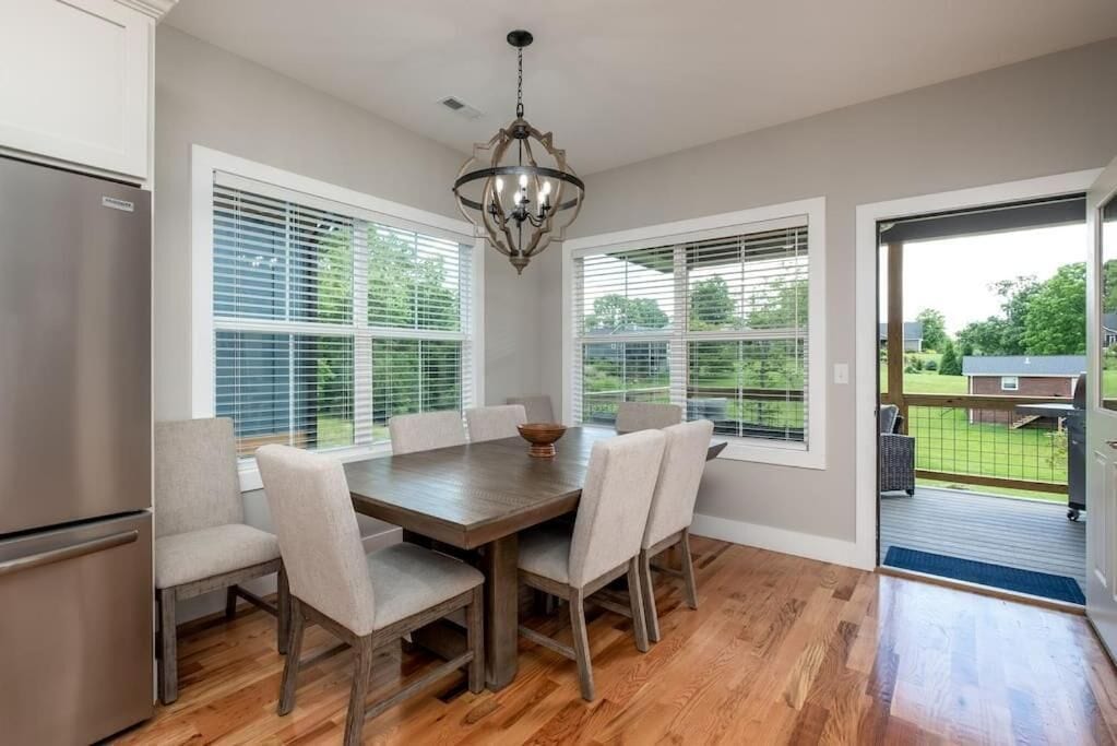 Deluxe House | Free WiFi