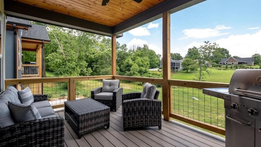 Downtown Brevard Retreat &Cyclists Dream