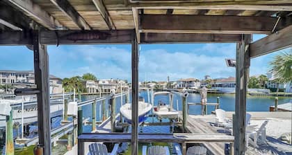 Gulf Dreamin' - Waterfront, Destin Harbor, Private Dock, 2 Kings, New to VRBO!