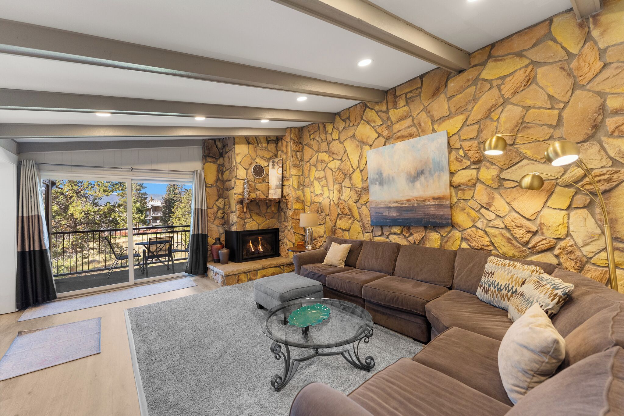 コンドミニアム (2 Bedrooms) | 外観