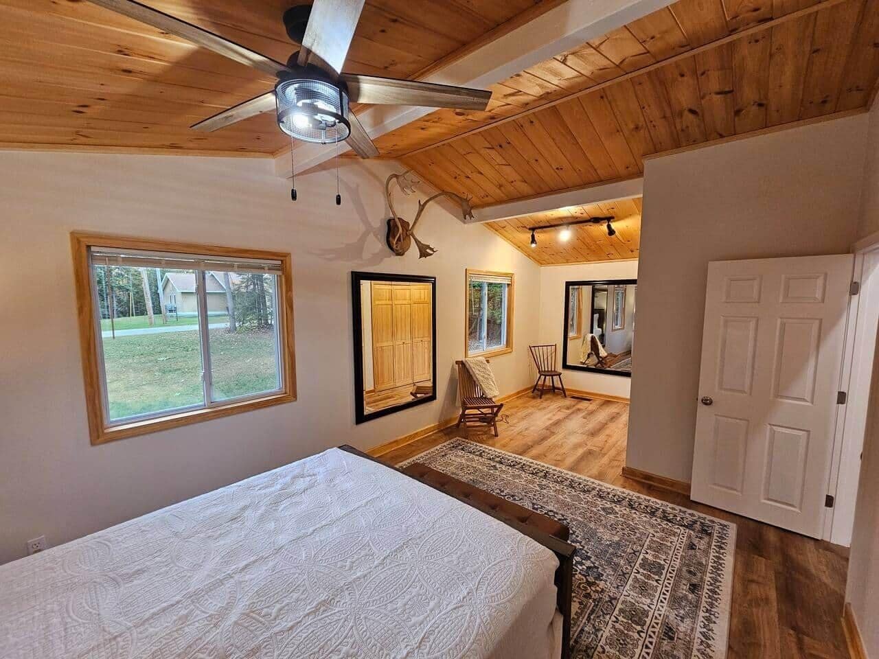 2 makuuhuonetta, silitysrauta/-lauta, Wi-Fi, vuodevaatteet