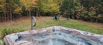 Caribou Cabin – Fireside & Hot Tub Retreat