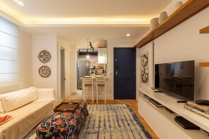 Apartment, Smoking