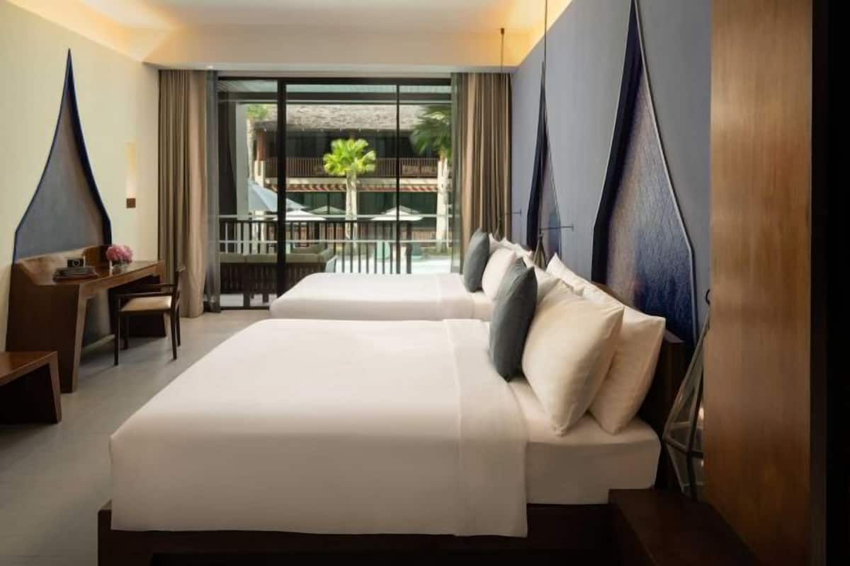 Tempat tidur bayi