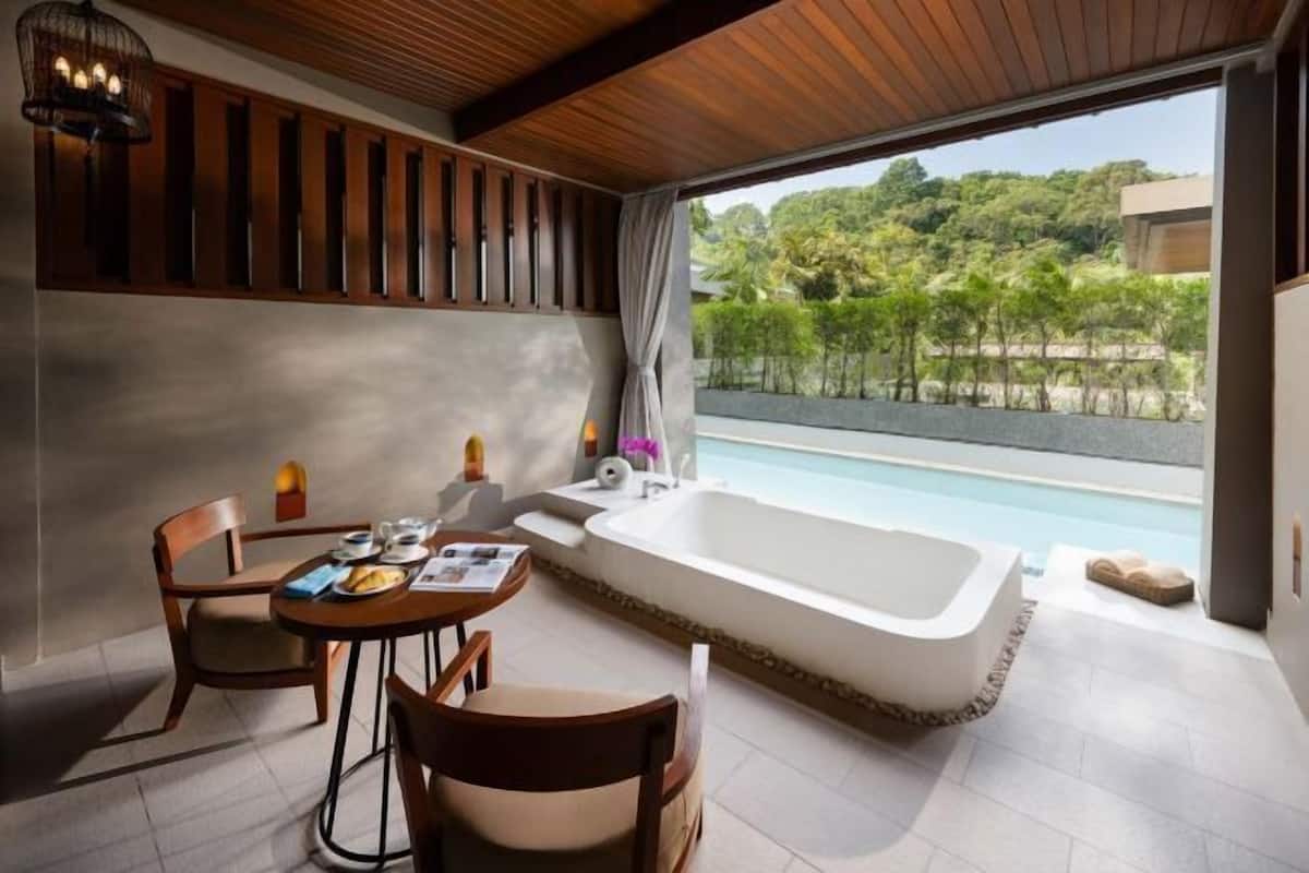 Tempat tidur bayi