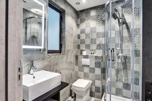 Cots/infant beds - The District Hotel (Swieqi)
