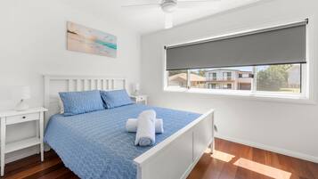 4 عدّة غرف نوم ومكواة/لوح كي وسرير سفر وواي فاي مجانًا