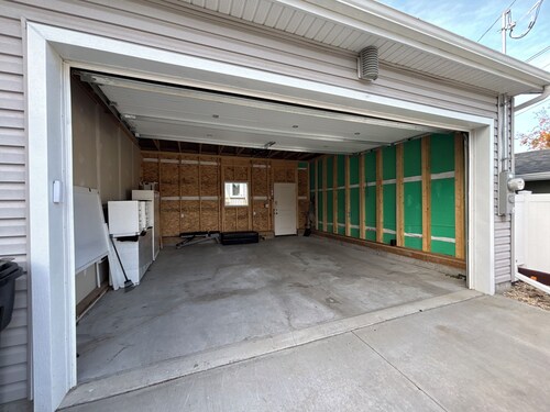 Three-bedroom House with Garage and Fenced Backyard