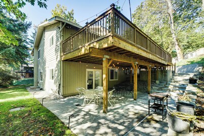 8 Mi to Bellevue’s Snowflake Lane: Cozy Retreat