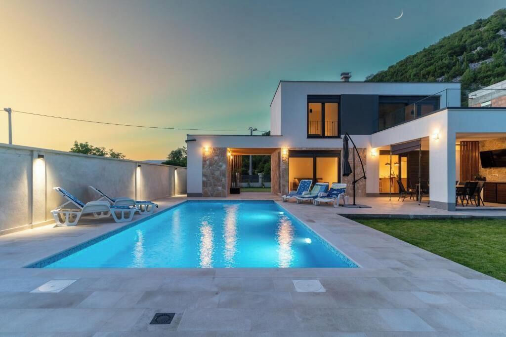 Piscine extérieure, piscine chauffée