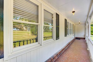 Terrace/patio - 3 Mi to Arabia Mtn Trails: Quiet Ranch-Style Home (Stonecrest)