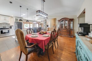 Dining - Loveland Peaks Retreat: Family Home 3 Mi to Dtwn! (Loveland)