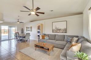 TV, foosball, table tennis, books - Pool, Games & Views! Lake Havasu City Family Home (Lake Havasu City)