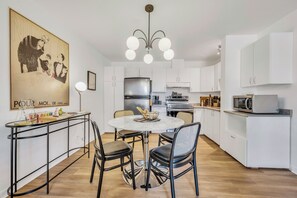 Dining - Parisian ambience in the heart of Lévis (Lévis)