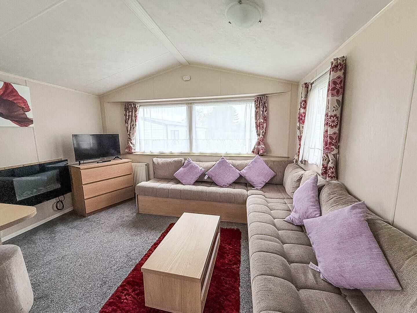 Lovely 8 Berth Caravan At Kessingland Beach, Suffolk Ref 90025pw - Kessingland