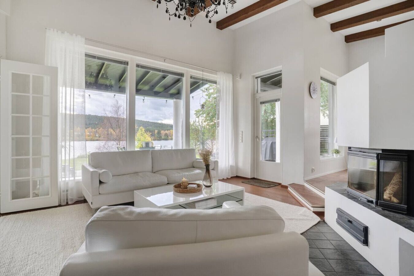 تلفزيون، مدفأة، ألعاب فيديو