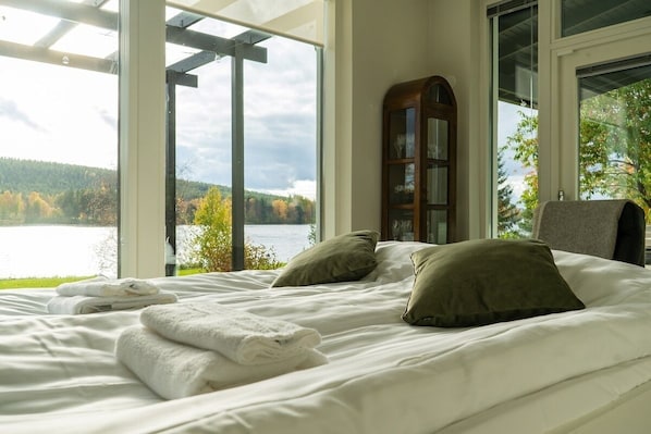 4 bedrooms, Internet, bed sheets