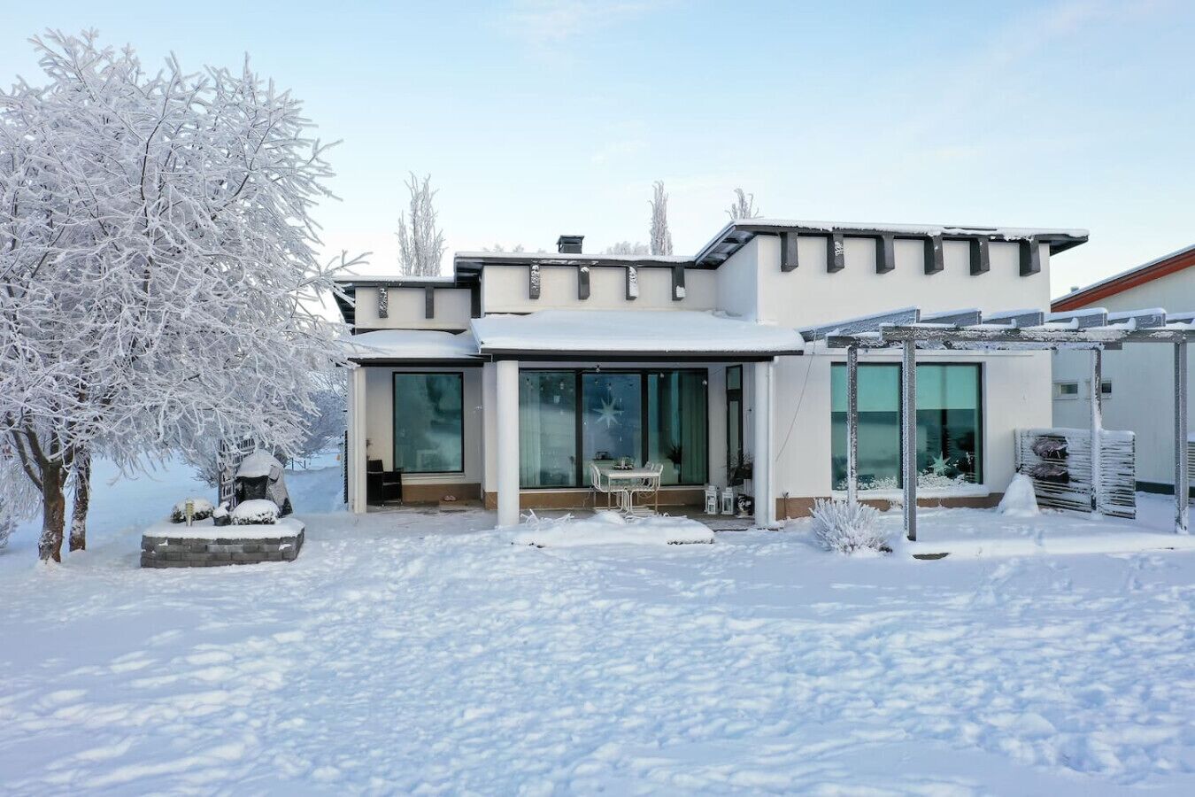 المنشأة من الخارج