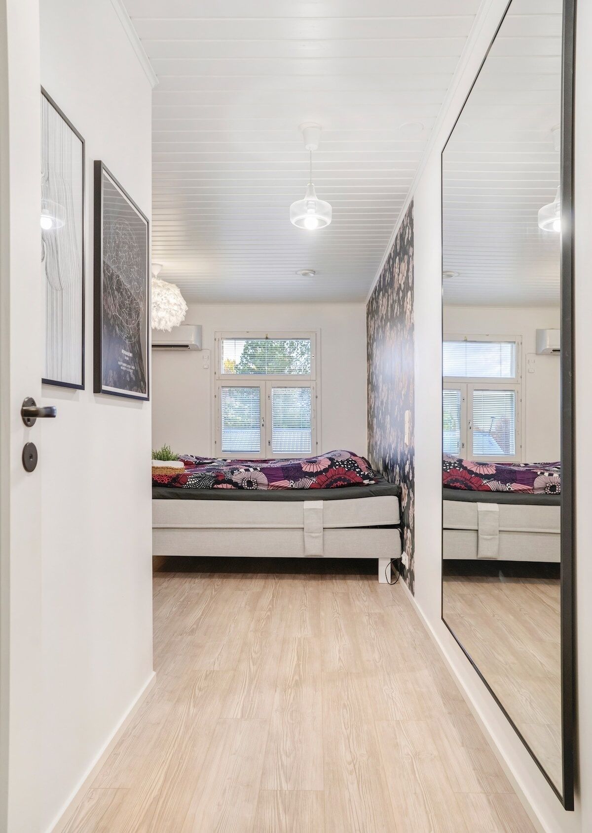 4 makuuhuonetta, silitysrauta/-lauta, internet, vuodevaatteet