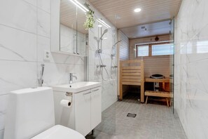 Bathroom - Aurora Sky Penthouse, Sauna, Free Wifi & Parking (Rovaniemi)